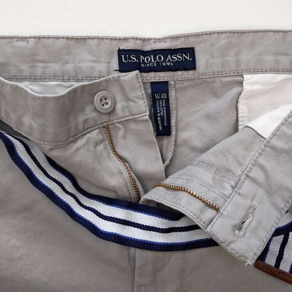 US Polo Assn belt flat front chambray shorts, men's size 40 - Picture 4 of 5